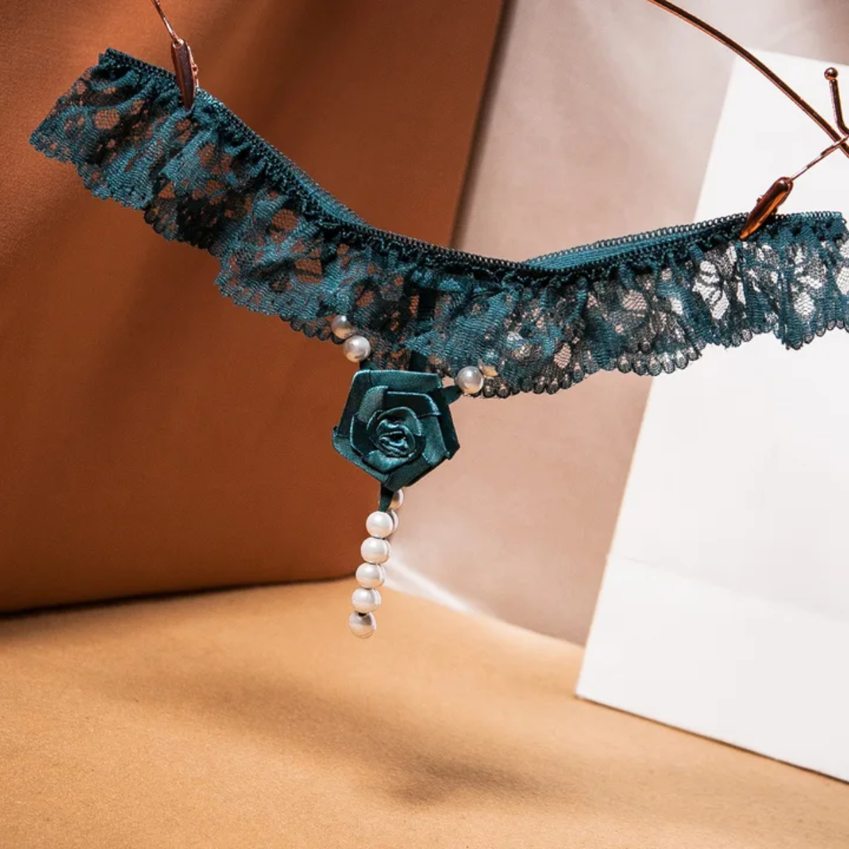 STR0145 – Γυναικείο string με Πέρλες και Δαντέλα One Size - Image 8