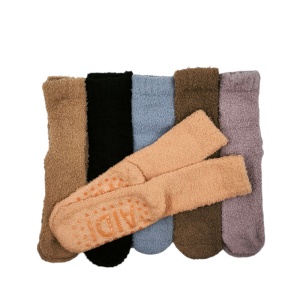 GN013 – Γυναικείες Ζεστές Χνουδωτές Κάλτσες Σπιτιού με Αντιολισθητική Σόλα